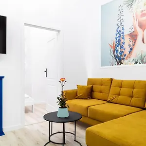 Apartment Magnificent Zyblikiewicza 11a, Location, Krakow